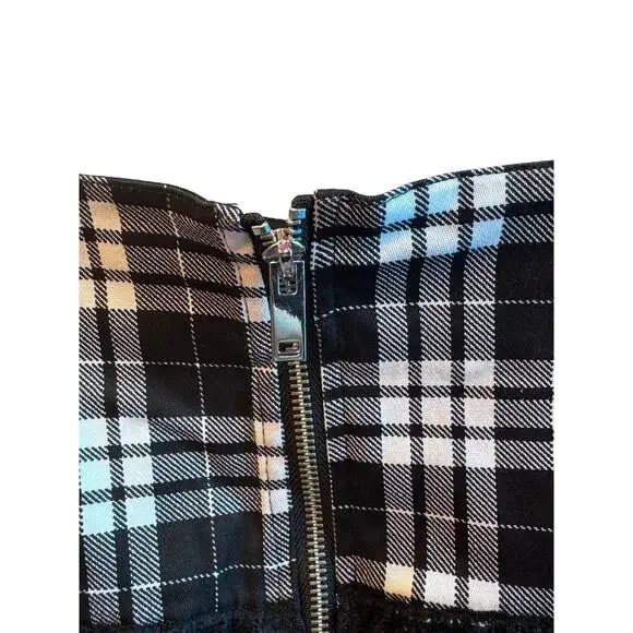 Dolls Kill Widow Pleated Plaid Skirt White Black Plus Size 1X NWT - Picture 7 of 10